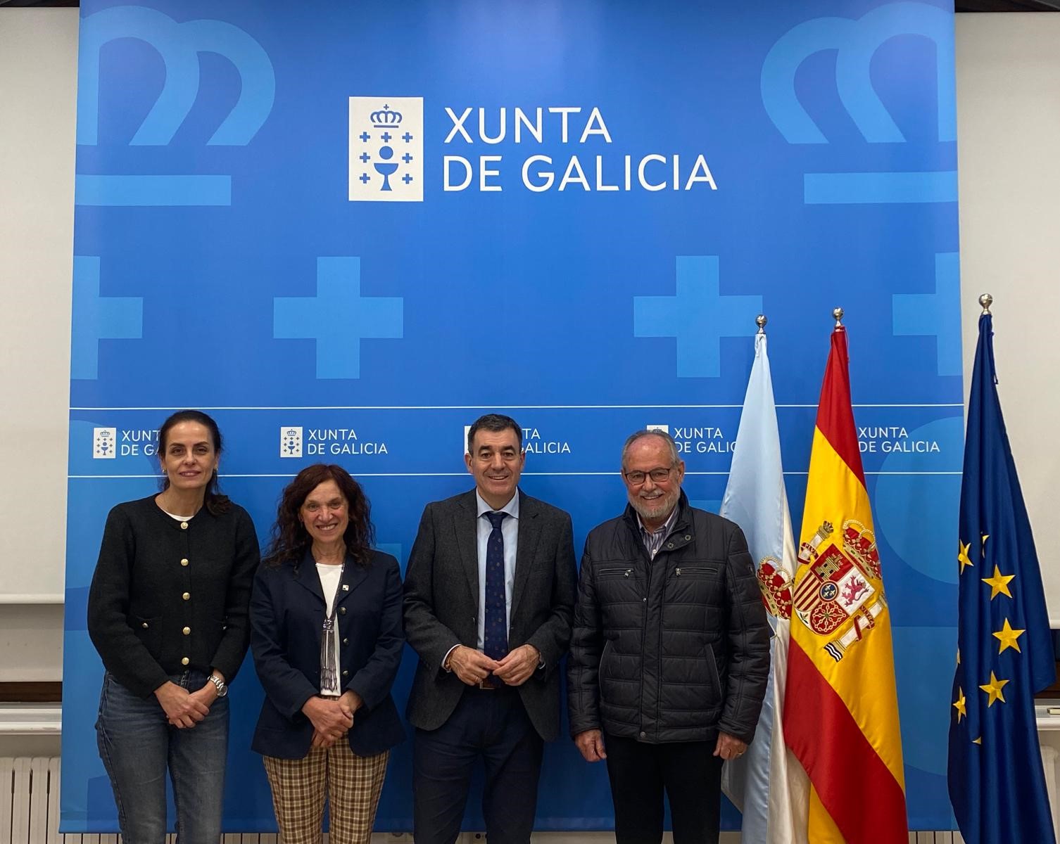 Directora Xeral de Ordenación e Innovación Educativa, Judith Fernández Novoa; decana do COPG, Mª Rosa Álvarez Prada;vicedecano do COPG, Hipólito Puente Carracedo; conselleiro de Educación, Ciencia, Universidades e Formación Profesional, D. Román Rodríguez González. Directora Xeral de Ordenación e Innovación Educativa, Judith Fernández Novoa; decana do COPG, Mª Rosa Álvarez Prada;vicedecano do COPG, Hipólito Puente Carracedo; conselleiro de Educación, Ciencia, Universidades e Formación Profesional, D. Román Rodríguez González.